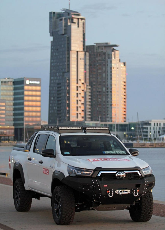 Seilwindenstoßstange Toyota Hilux 8 REVO 2020+