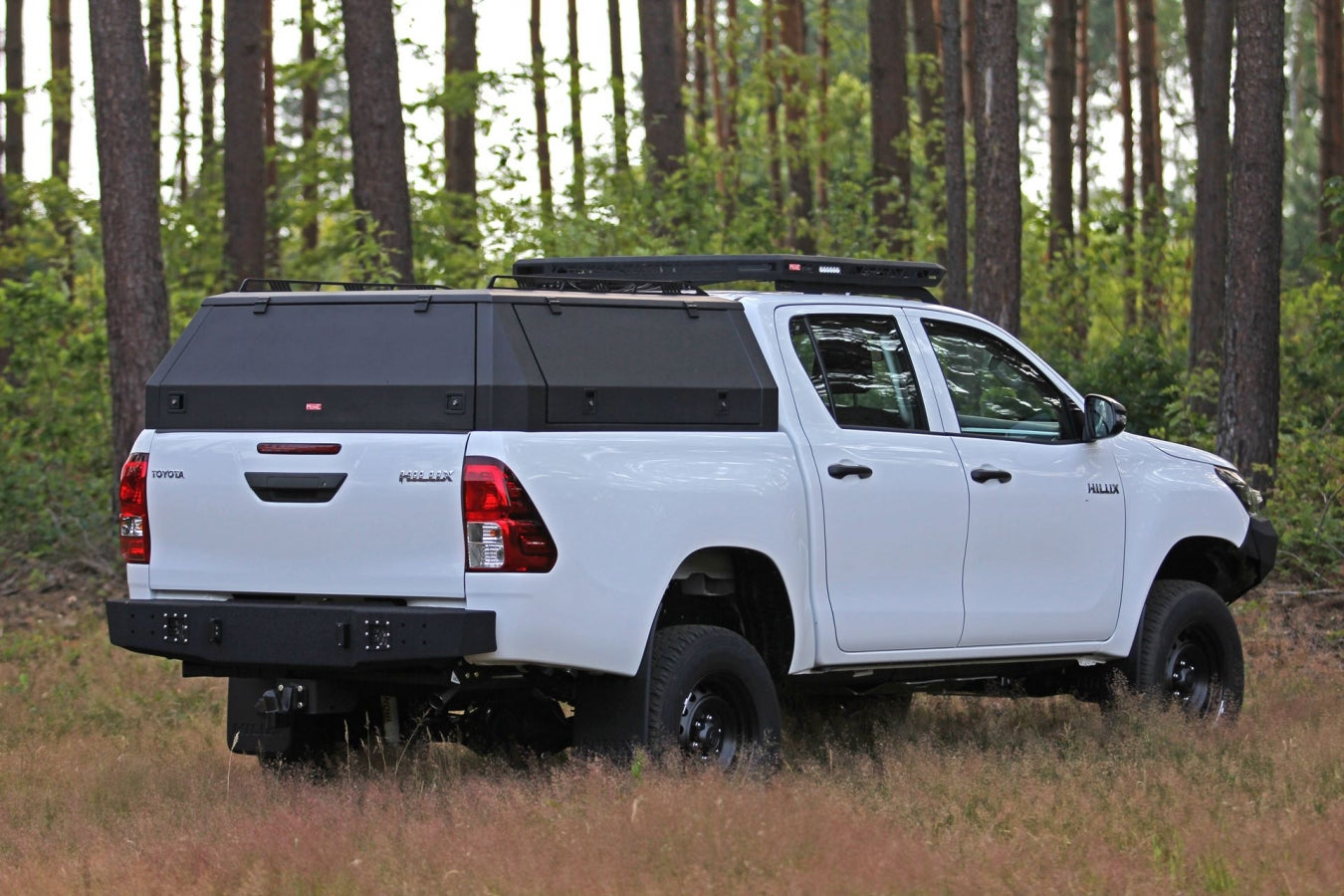 Stahl-Heckstoßstange Toyota Hilux 8 Revo