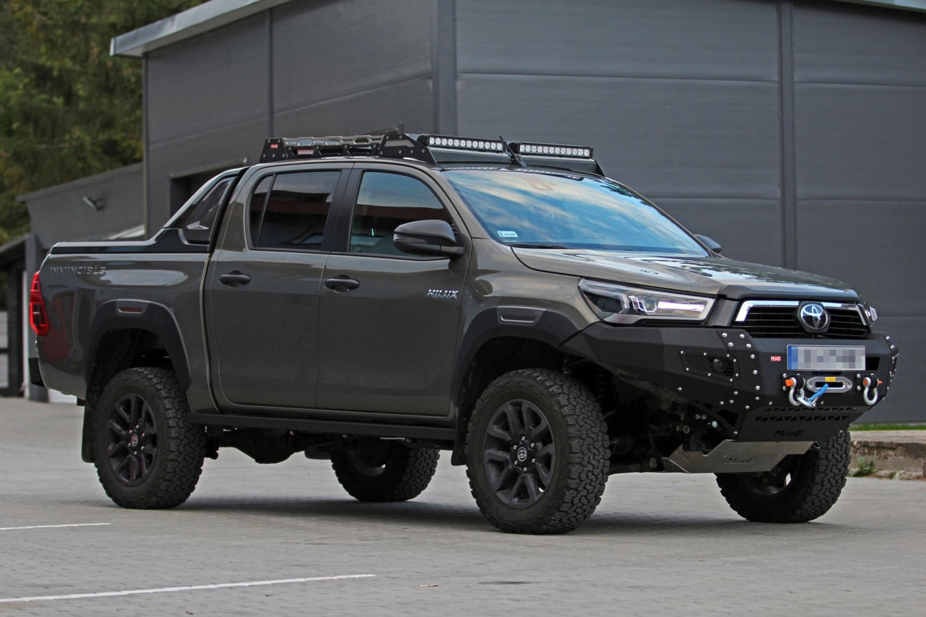 Seilwindenstoßstange Toyota Hilux 8 REVO 2020+