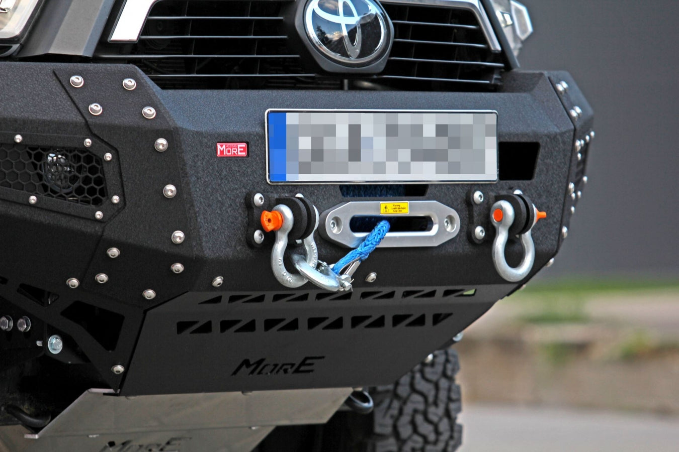 Seilwindenstoßstange Toyota Hilux 8 REVO 2020+