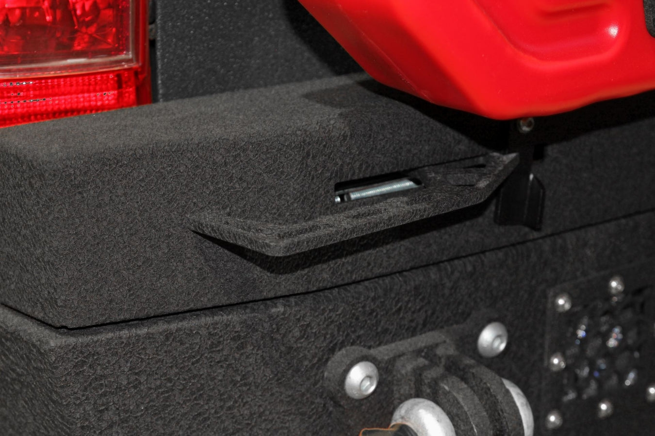 Spare Tire Carrier for MorE 4x4 Pick Up Bumpers