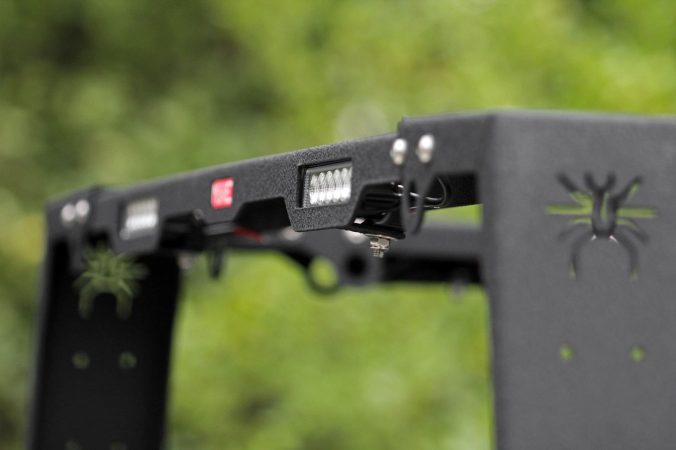 Bed Rack Mark II mittel für Pickups – Rollo mit Panels