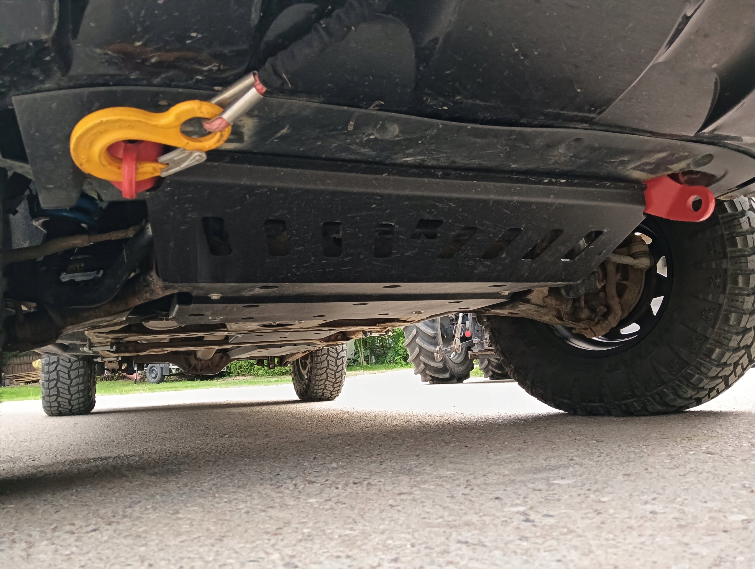 Bergeösen / Schlepphaken (Satz) – Nissan Navara D23