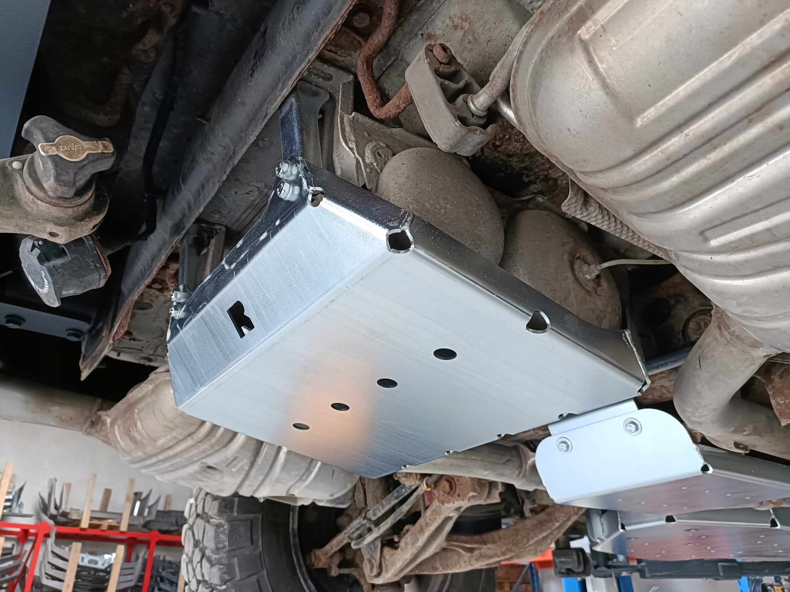 Unterfahrschutz Druckluftspeicher Mercedes-Benz ML W164