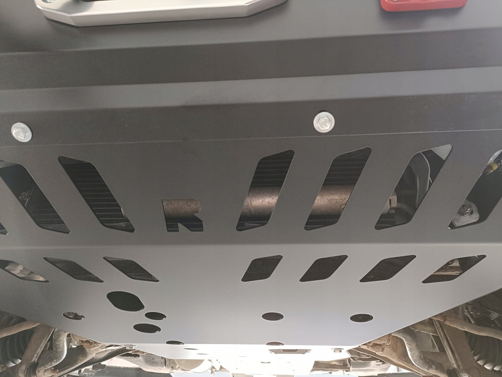 Protection sous moteur, essieu avant et carter d'huile – Mercedes-Benz ML W164 avec pare-chocs treuil