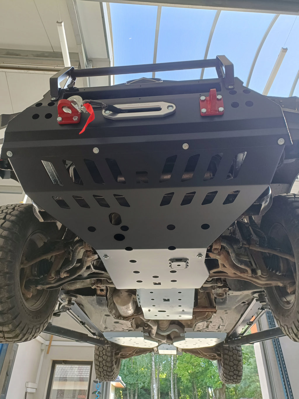 Protection sous moteur, essieu avant et carter d'huile – Mercedes-Benz ML W164 avec pare-chocs treuil