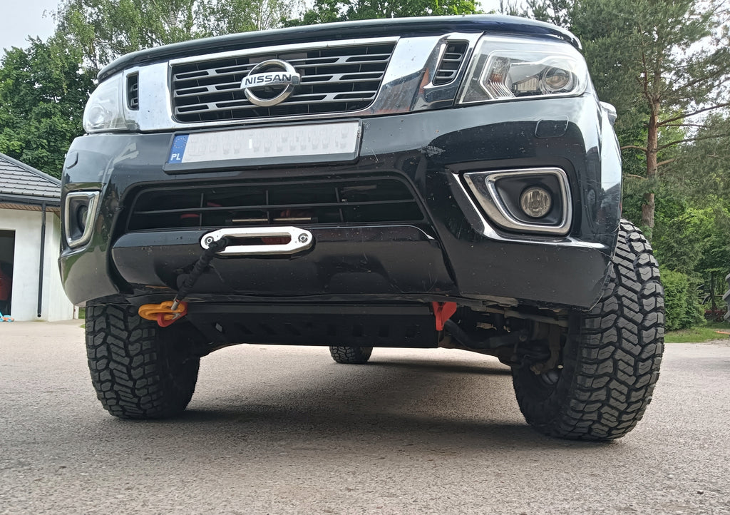 Mounting plate for winch Nissan Navara D23