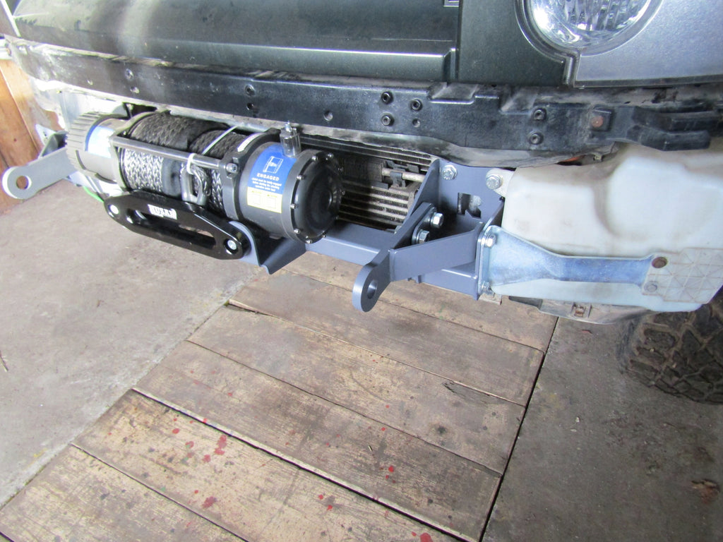 Mounting plate for winch Land Rover Discovery 3 & 4