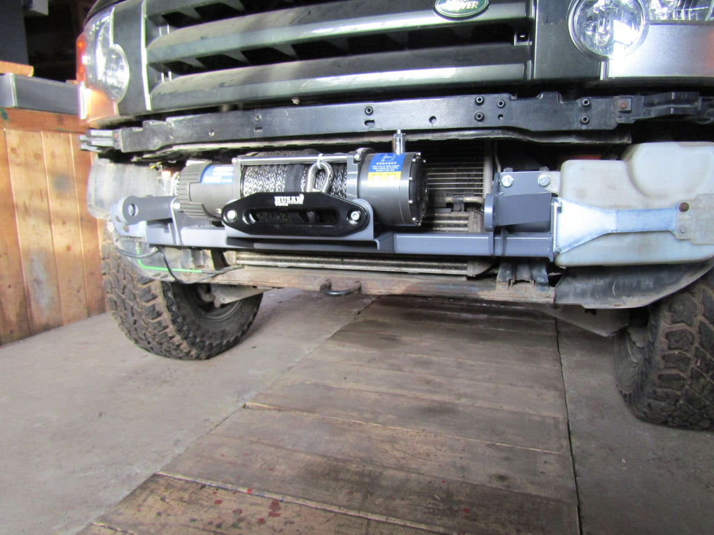 Mounting plate for winch Land Rover Discovery 3 & 4