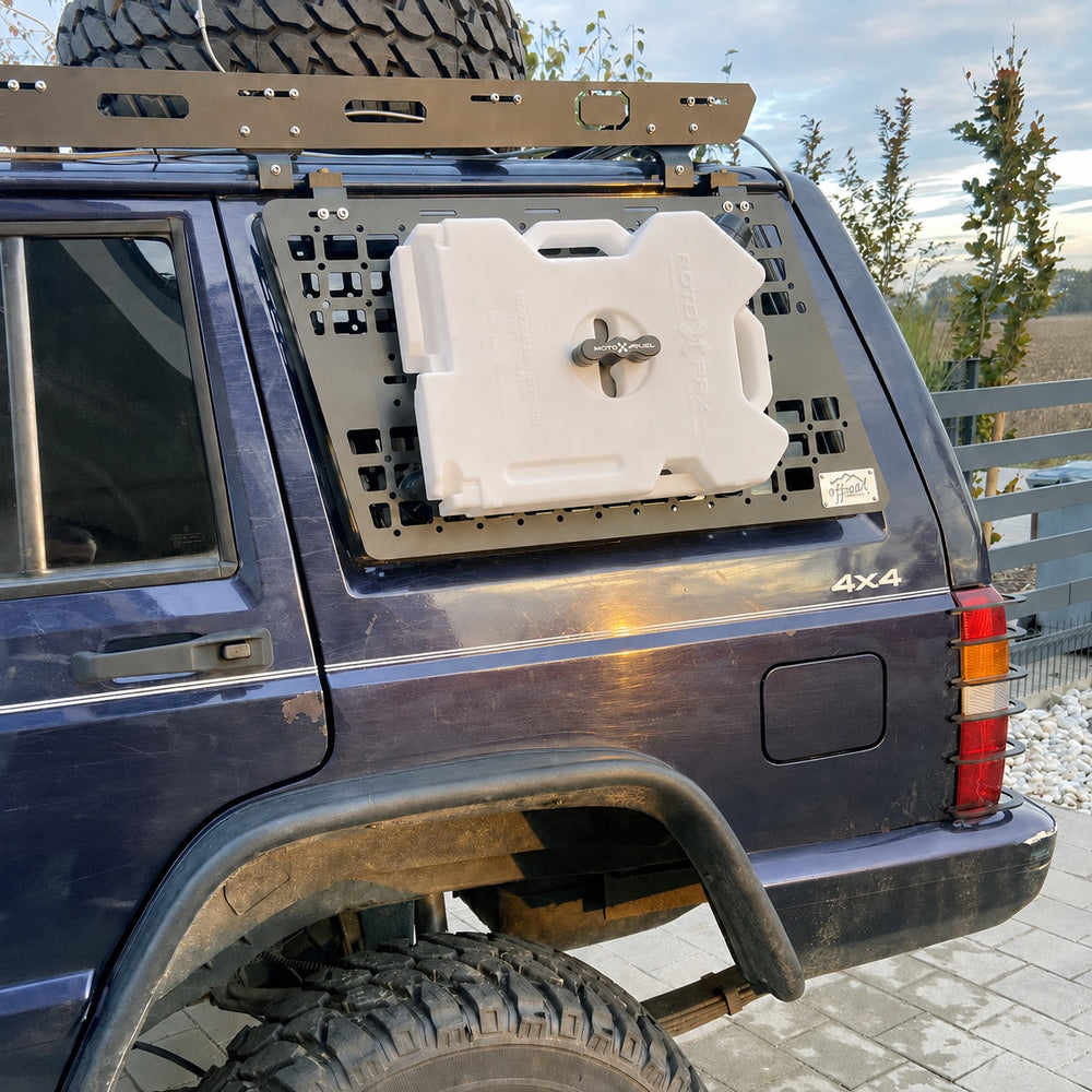 Kundenfahrzeug mit Overlanding Gear Zubehör im Einsatz