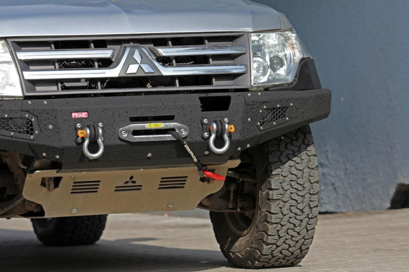 Seilwindenstoßstange Mitsubishi Pajero 4 V80