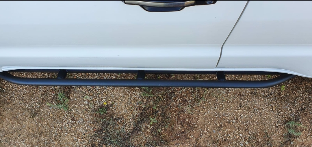 Rock Slider für Mitsubishi Pajero 3 V60 Schweller Schutz Rock Slider für Mitsubishi Pajero 3 V60 Schweller Schutz
