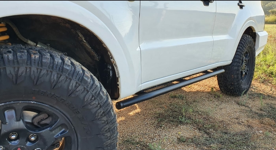 Rock Slider für Mitsubishi Pajero 3 V60 Schweller Schutz Rock Slider für Mitsubishi Pajero 3 V60 Schweller Schutz