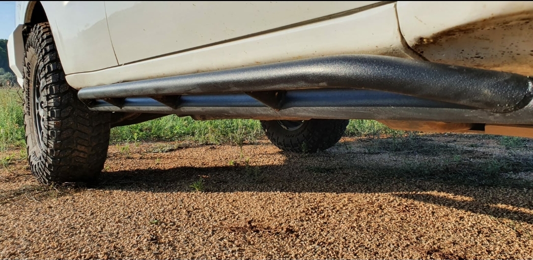 Rock Slider für Mitsubishi Pajero 3 V60 Schweller Schutz Rock Slider für Mitsubishi Pajero 3 V60 Schweller Schutz