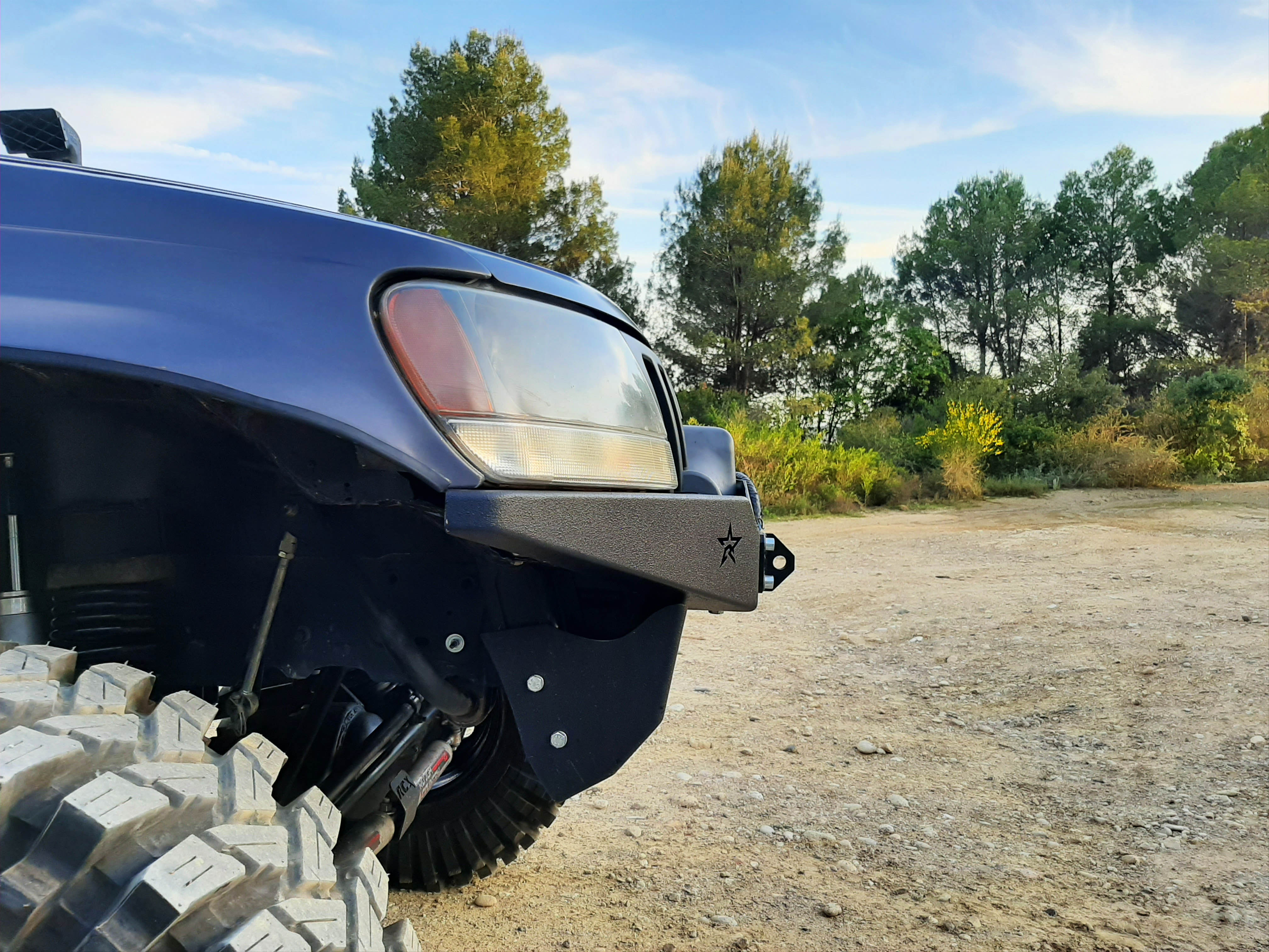 Winden Stoßstange Stahl Jeep Grand Cherokee WJ WG vorne XXT Winden Stoßstange Stahl Jeep Grand Cherokee WJ WG vorne XXT