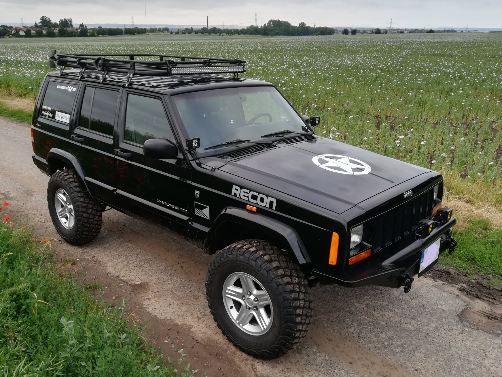Winden Stoßstange Stahl Jeep Cherokee XJ vorne Winden Stoßstange Stahl Jeep Cherokee XJ vorne