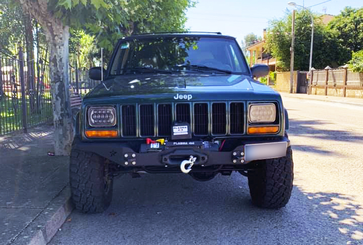 Winden Stoßstange Stahl Jeep Cherokee XJ vorne Winden Stoßstange Stahl Jeep Cherokee XJ vorne