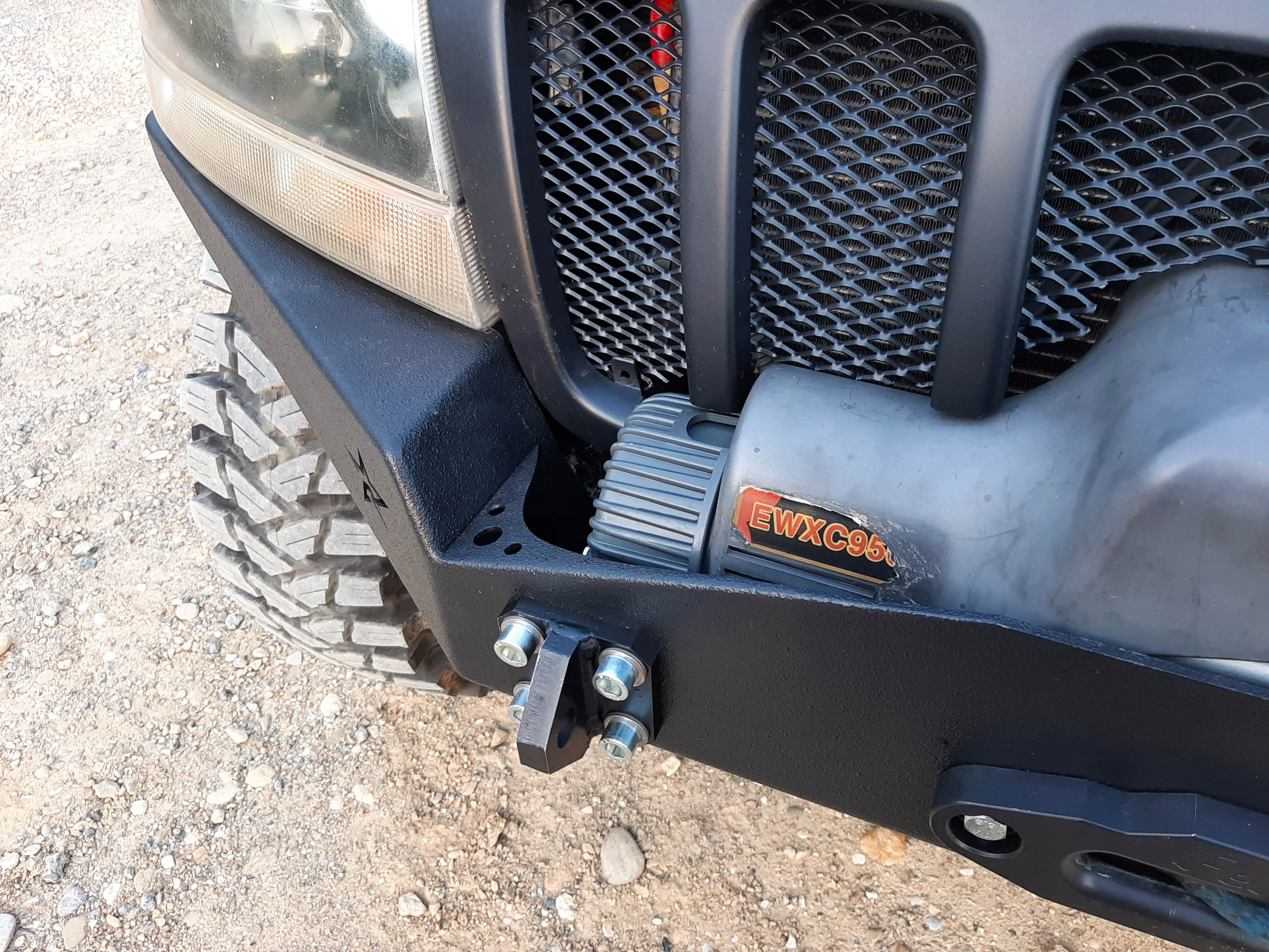 Winden Stoßstange Stahl Jeep Grand Cherokee WJ WG vorne XXT Winden Stoßstange Stahl Jeep Grand Cherokee WJ WG vorne XXT