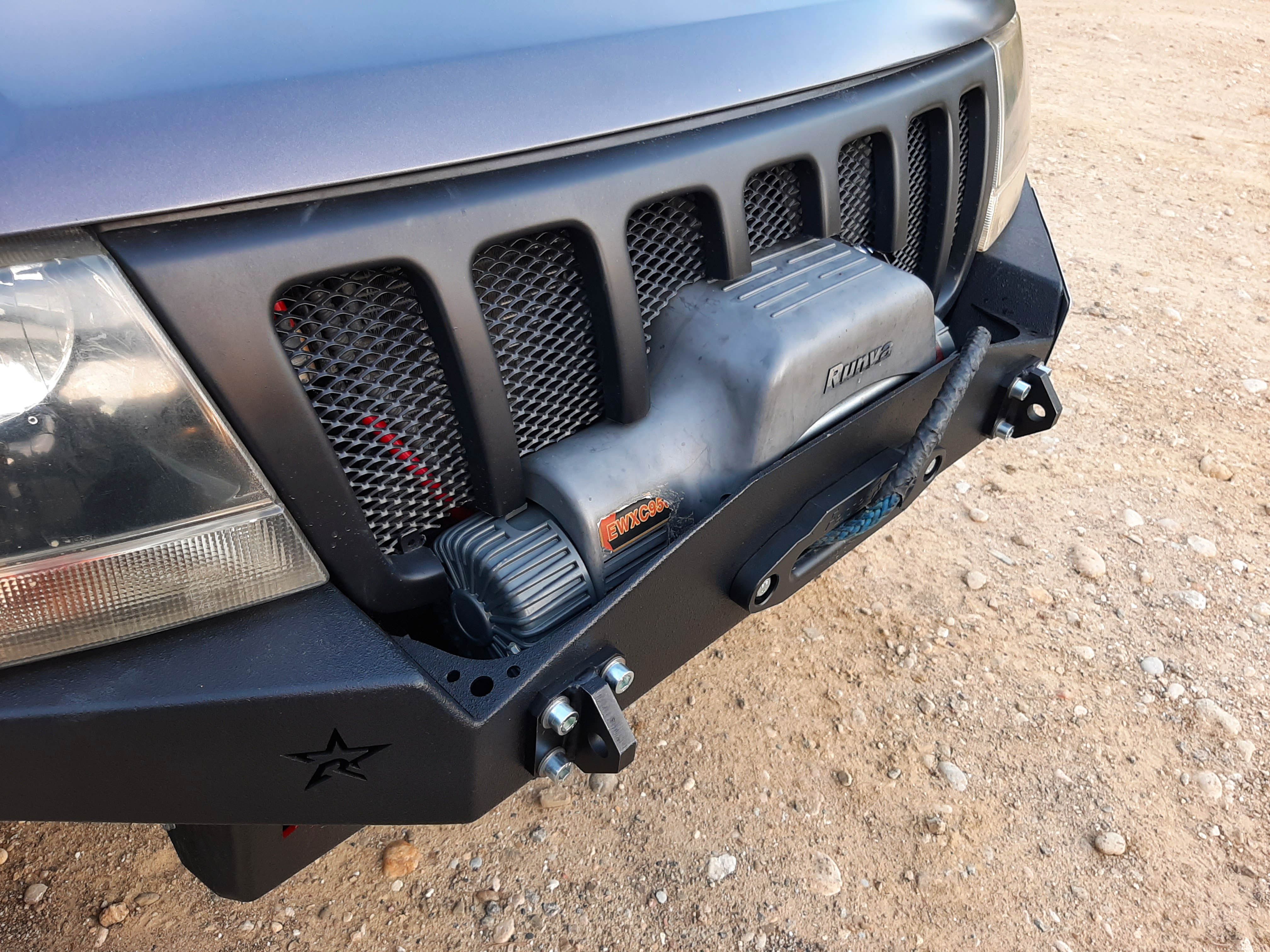 Winden Stoßstange Stahl Jeep Grand Cherokee WJ WG vorne XXT Winden Stoßstange Stahl Jeep Grand Cherokee WJ WG vorne XXT