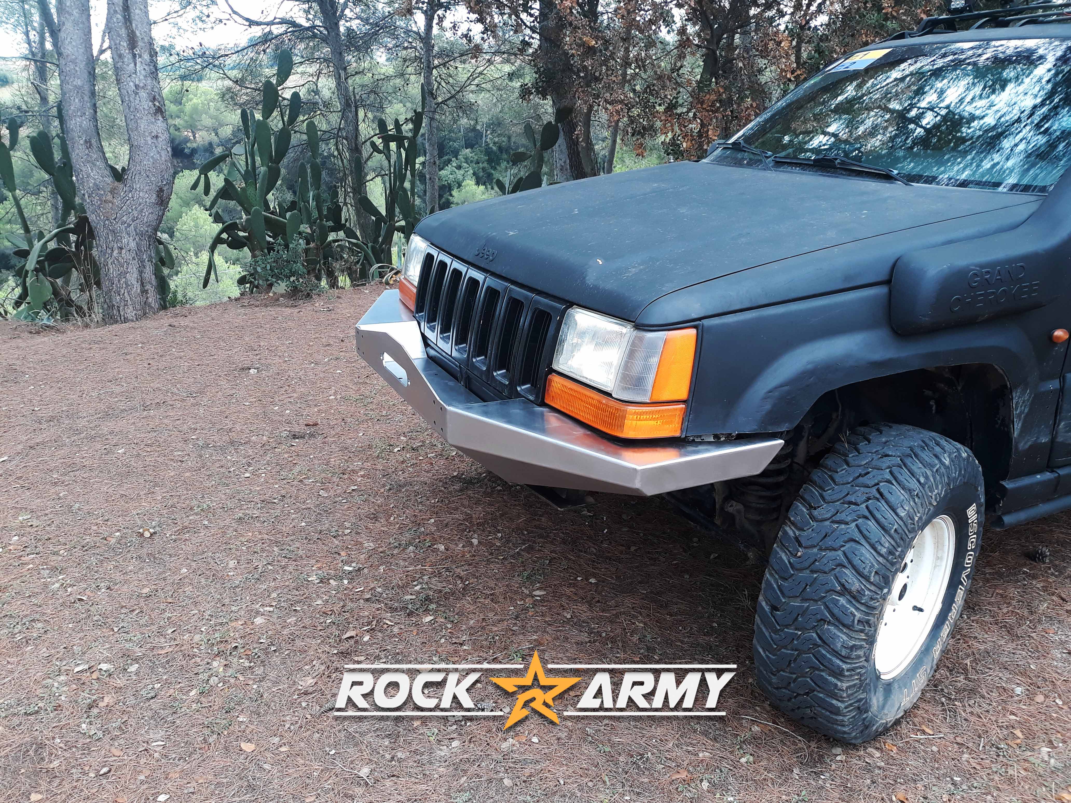 Winden Stoßstange Stahl Jeep Grand Cherokee ZJ vorne Winden Stoßstange Stahl Jeep Grand Cherokee ZJ vorne